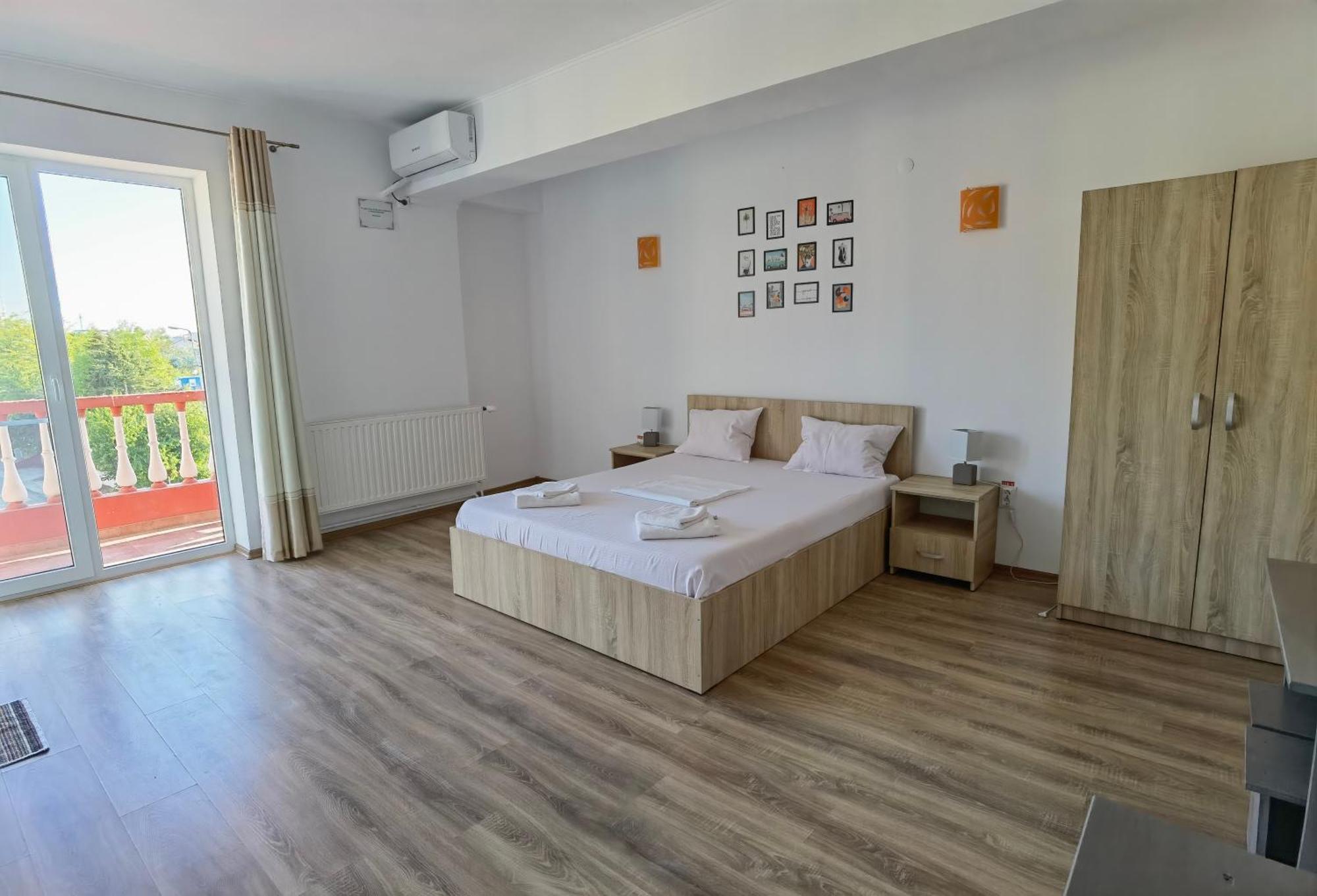 Cameră dublă Deluxe cu balcon